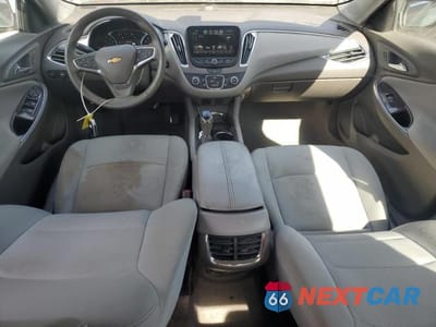 Zdjęcie 8 z 12 samochodu: 2018 CHEVROLET MALIBU LT VIN:1G1ZD5STXJF148969 - miniatura