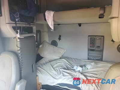 Zdjęcie 6 z 10 samochodu: 2023 VOLVO VN VNL - TRUCKS SEMI TRUCK VIN:4V4NC9EH4PN616494 - miniatura