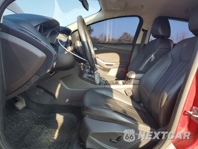Zdjęcie 7 z 12 samochodu: 2014 FORD FOCUS TITANIUM VIN:1FADP3J22EL181712 - miniatura