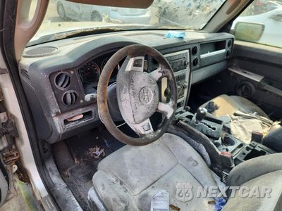 Zdjęcie 8 z 12 samochodu: 2008 JEEP COMMANDER SPORT VIN:1J8HG48K68C149964 - miniatura