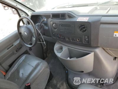 Zdjęcie 8 z 14 samochodu: 2013 FORD ECONOLINE E350 SUPER DUTY CUTAWAY VAN VIN:1FDWE3FL9DDB20436 - miniatura