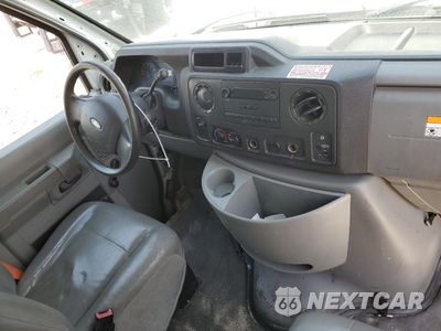 Zdjęcie 8 z 14 samochodu: 2013 FORD ECONOLINE E350 SUPER DUTY CUTAWAY VAN VIN:1FDWE3FL9DDB20436 - miniatura