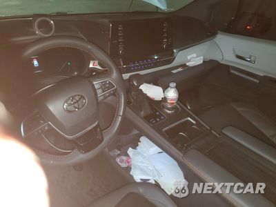 Zdjęcie 8 z 13 samochodu: 2022 TOYOTA SIENNA XSE VIN:5TDXRKEC1NS110465 - miniatura