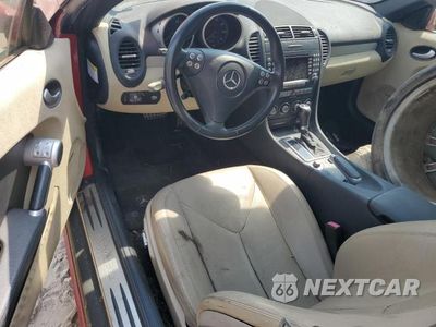 Zdjęcie 8 z 12 samochodu: 2005 MERCEDES-BENZ SLK 350 VIN:WDBWK56F45F053896 - miniatura
