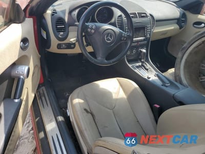 Zdjęcie 8 z 12 samochodu: 2005 MERCEDES-BENZ SLK 350 VIN:WDBWK56F45F053896 - miniatura