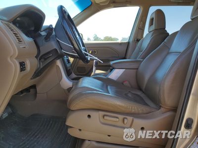 Zdjęcie 7 z 13 samochodu: 2004 HONDA PILOT EXL VIN:2HKYF18504H611209 - miniatura