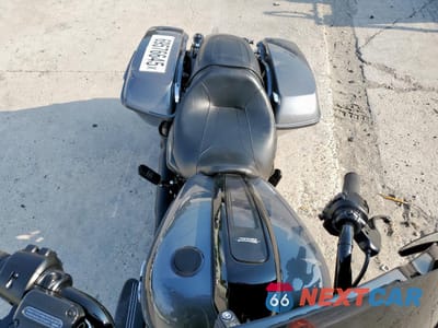 Piąte zdjęcie samochodu w środku: 2021 HARLEY-DAVIDSON FLHXS VIN:1HD1KRP13MB612929 - miniatura