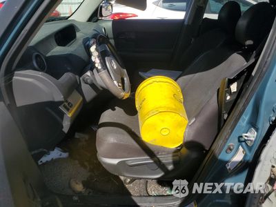 Zdjęcie 7 z 12 samochodu: 2008 TOYOTA SCION XB VIN:JTLKE50EX81033097 - miniatura