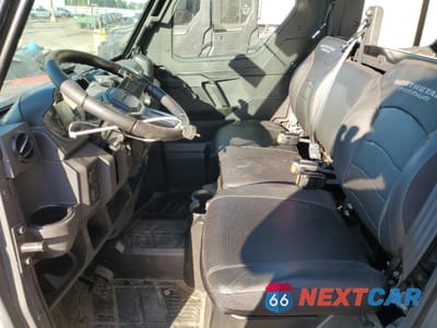 Piąte zdjęcie samochodu w środku: 2022 POLARIS RANGER CREW XP 1000 NORTHSTAR PREMIUM VIN:4XARSU993N8068562 - miniatura