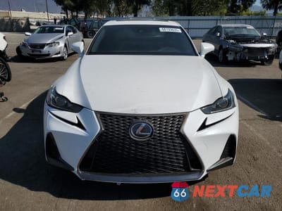 Piąte zdjęcie samochodu w środku: 2017 LEXUS IS 200T VIN:JTHBA1D26H5052933 - miniatura