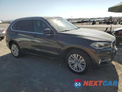 Czwarte zdjęcie samochodu z boku: 2016 BMW X5 XDR40E VIN:5UXKT0C50G0S75044 - miniatura