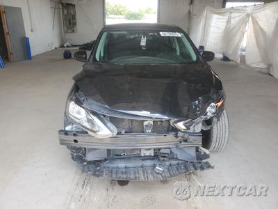 Piąte zdjęcie samochodu w środku: 2019 NISSAN SENTRA S VIN:3N1AB7AP5KY204873 - miniatura