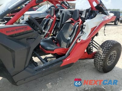 Zdjęcie 9 z 10 samochodu: 2025 CAN-AM MAVERICK X3 X RC 72 TURBO RR VIN:3JBVVAV49SE000116 - miniatura