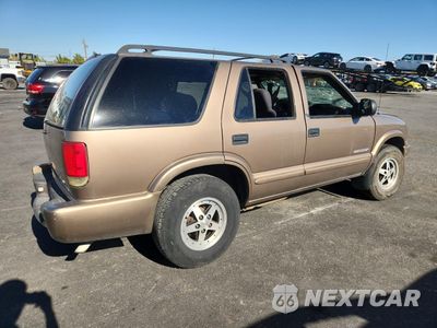 Trzecie zdjęcie samochodu z tyłu: 2003 CHEVROLET BLAZER VIN:1GNDT13X83K146203 - miniatura