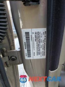 Zdjęcie 12 z 12 samochodu: 2005 VOLVO S60 VIN:YV1RS640252458191 - miniatura