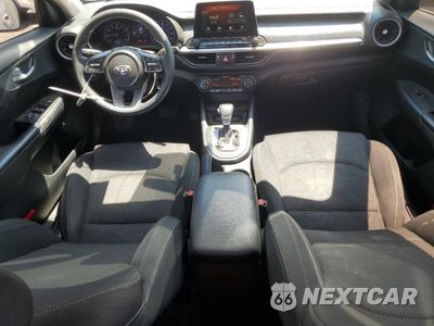 Zdjęcie 8 z 13 samochodu: 2019 KIA FORTE FE VIN:3KPF24AD8KE016129 - miniatura
