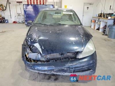 Piąte zdjęcie samochodu w środku: 2003 FORD FOCUS SE COMFORT VIN:1FAFP34Z43W321353 - miniatura