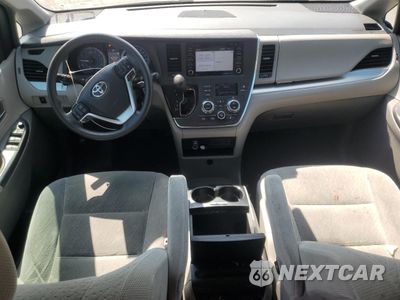 Zdjęcie 8 z 15 samochodu: 2019 TOYOTA SIENNA LE VIN:5TDKZ3DC1KS983095 - miniatura