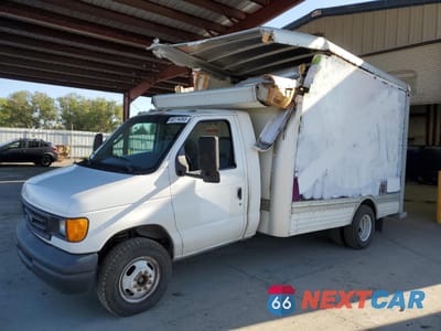 2007 FORD ECONOLINE E450 SUPER DUTY CUTAWAY VAN 1FDXE45S77DB14464 - główne zdjęcie licytacji z USA - miniatura