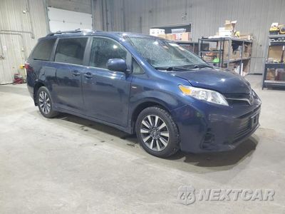 Czwarte zdjęcie samochodu z boku: 2018 TOYOTA SIENNA LE 7-PASSENGER VIN:5TDJZ3DC6JS206454 - miniatura