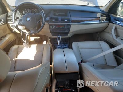 Zdjęcie 8 z 13 samochodu: 2013 BMW Motorrad X5 VIN:5UXZV4C54D0B05946 - miniatura