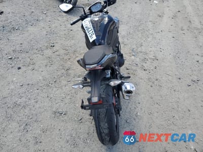 Zdjęcie 6 z 10 samochodu: 2022 KAWASAKI ZR900 F VIN:ML5ZRDF10NDA54559 - miniatura