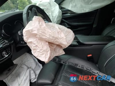 Zdjęcie 7 z 12 samochodu: 2018 BMW M550XI VIN:WBAJB9C56JB286689 - miniatura