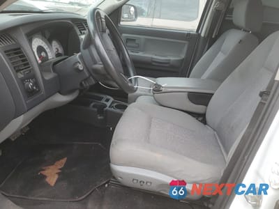 Zdjęcie 7 z 13 samochodu: 2008 DODGE DAKOTA QUAD SLT VIN:1D7HW48N58S529524 - miniatura