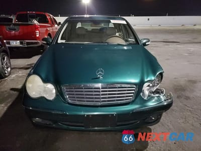 Piąte zdjęcie samochodu w środku: 2001 MERCEDES-BENZ C 240 VIN:WDBRF61J11F088795 - miniatura