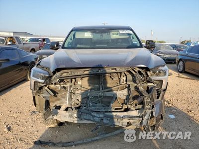 Piąte zdjęcie samochodu w środku: 2024 TOYOTA TUNDRA CREWMAX SR VIN:5TFLA5DB8RX131104 - miniatura