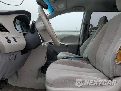 Zdjęcie 7 z 15 samochodu: 2013 TOYOTA SIENNA LE VIN:5TDKK3DC0DS393753 - miniatura
