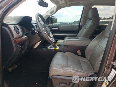 Zdjęcie 7 z 14 samochodu: 2016 TOYOTA TUNDRA CREWMAX LIMITED VIN:5TFHW5F10GX566336 - miniatura
