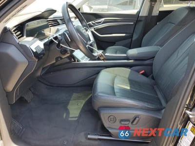 Zdjęcie 7 z 14 samochodu: 2021 AUDI E-TRON PREMIUM VIN:WA1AAAGE7MB029993 - miniatura
