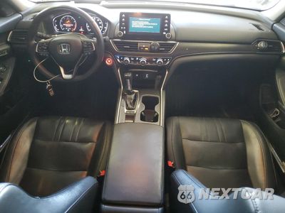 Zdjęcie 8 z 13 samochodu: 2018 HONDA ACCORD TOURING VIN:1HGCV1F99JA042433 - miniatura
