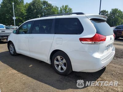 Drugie zdjęcie samochodu z przodu: 2013 TOYOTA SIENNA LE VIN:5TDKK3DC1DS308435 - miniatura