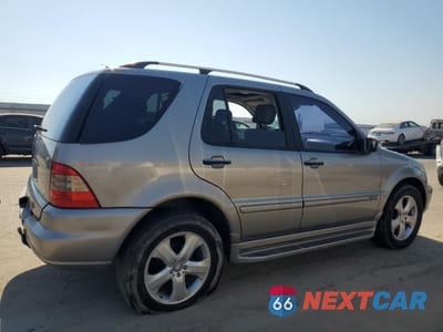 Trzecie zdjęcie samochodu z tyłu: 2005 MERCEDES-BENZ ML 350 VIN:4JGAB57E85A526855 - miniatura