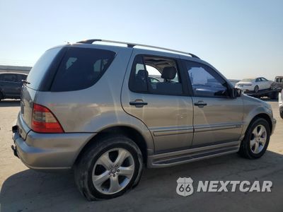 Trzecie zdjęcie samochodu z tyłu: 2005 MERCEDES-BENZ ML 350 VIN:4JGAB57E85A526855 - miniatura