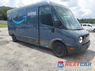 Czwarte zdjęcie samochodu z boku: 2023 RIVIAN EDV 700 VIN:7FCEHEB77PN007993 - miniatura