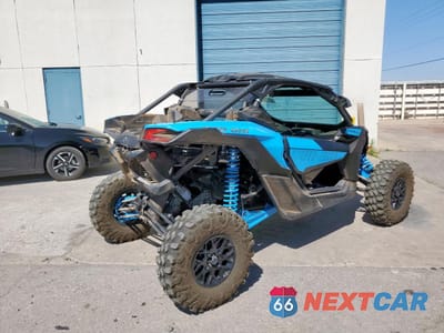 Czwarte zdjęcie samochodu z boku: 2023 CAN-AM MAVERICK X3 RS TURBO RR VIN:3JBVJAV47PE000232 - miniatura