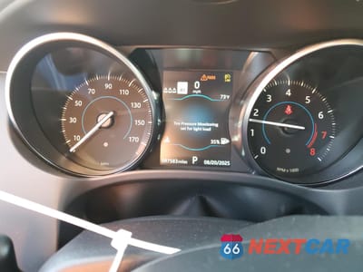 Zdjęcie 9 z 16 samochodu: 2020 JAGUAR F-PACE PREMIUM VIN:SADCJ2GX1LA620383 - miniatura