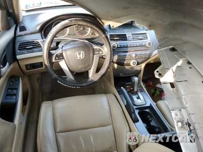 Zdjęcie 8 z 12 samochodu: 2011 HONDA ACCORD SE VIN:1HGCP2F68BA146693 - miniatura