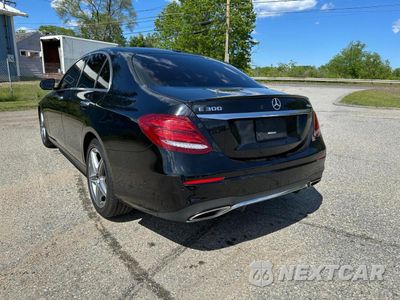 Trzecie zdjęcie samochodu z tyłu: 2019 MERCEDES-BENZ E 300 4MATIC VIN:WDDZF4KB6KA566954 - miniatura