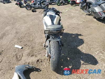 Czwarte zdjęcie samochodu z boku: 2012 KAWASAKI EX650 EC VIN:JKAEXEE10CDA06102 - miniatura