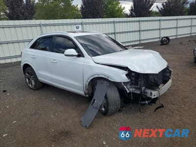 Czwarte zdjęcie samochodu z boku: 2015 AUDI Q3 PRESTIGE VIN:WA1GFCFS0FR014356 - miniatura