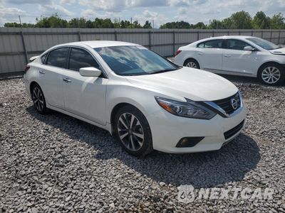 Czwarte zdjęcie samochodu z boku: 2017 NISSAN ALTIMA 2.5 VIN:1N4AL3AP1HN349553 - miniatura