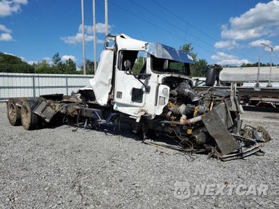 1999 KENWORTH T600 SEMI TRUCK 1XKADB9X3XR816800 - główne zdjęcie licytacji z USA - miniatura