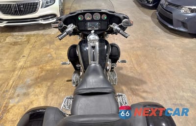 Zdjęcie 9 z 11 samochodu: 2014 HARLEY-DAVIDSON FLHTCUTG TRI GLIDE ULTRA VIN:1HD1MAL19EB860489 - miniatura