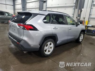 Trzecie zdjęcie samochodu z tyłu: 2019 TOYOTA RAV4 XLE VIN:JTMP1RFV4KD507997 - miniatura