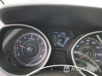 Zdjęcie 9 z 13 samochodu: 2012 HYUNDAI ELANTRA GLS VIN:KMHDH4AE3CU407542 - miniatura