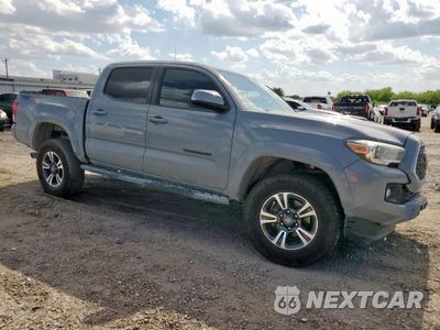 Czwarte zdjęcie samochodu z boku: 2018 TOYOTA TACOMA DOUBLE CAB VIN:5TFCZ5AN2JX143700 - miniatura